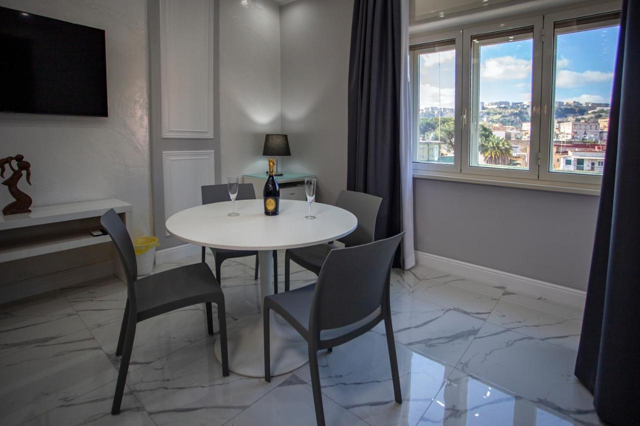 Family Room,1480371389:JPEG